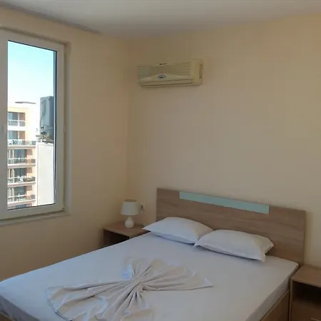 Golden Sea View 1 Апартаменты *